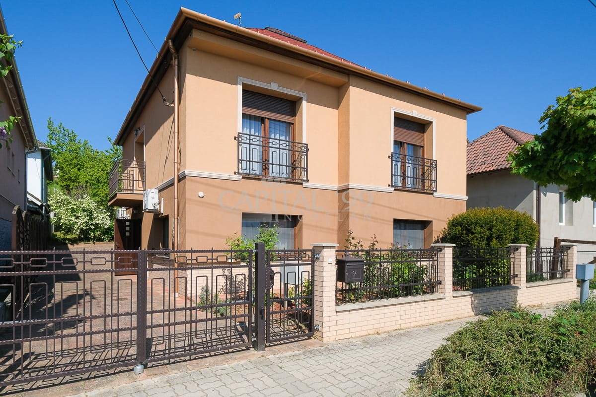 Family House - 4380
